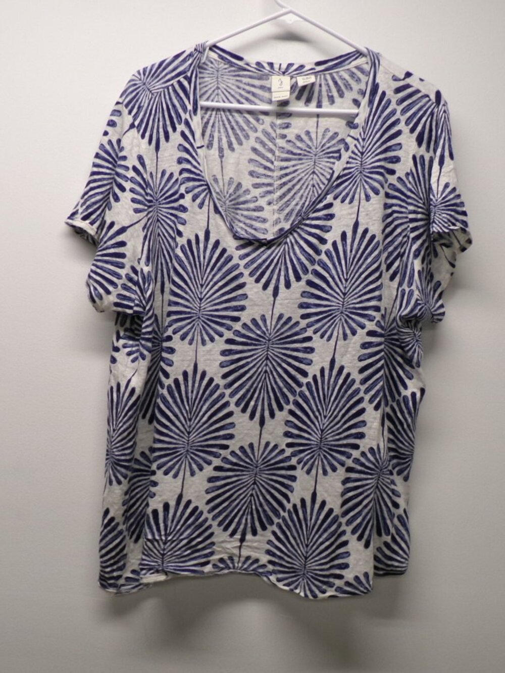Joie Top Womens sz 2X Blue White 100% Linen V-Neck Short Sleeve T Shirt Tropical